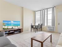 More Details about MLS # 202501487 : 1020 GREEN STREET 310