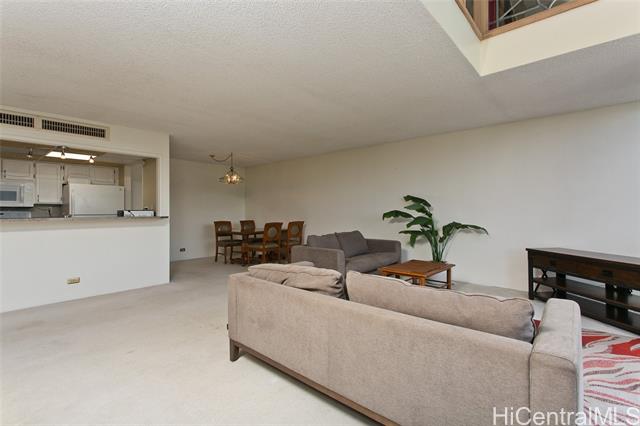 Photo #4: 202411338 Listing 