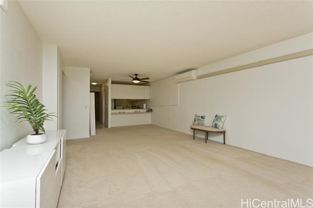 Photo #4: 202411554 Listing 