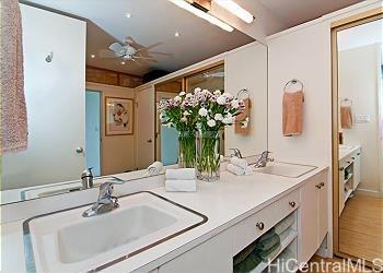 Photo #9: 202411862 Listing 