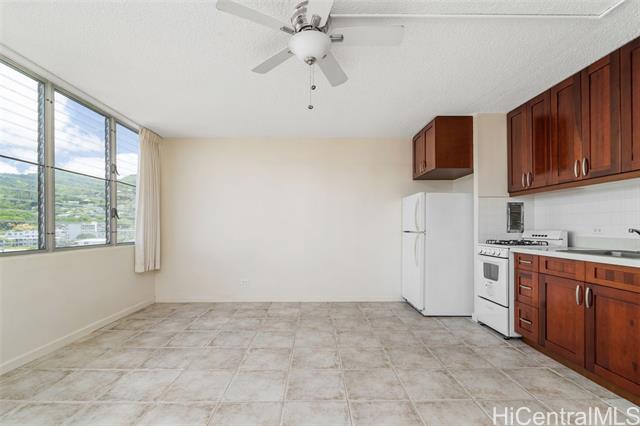 Photo #6: 202412353 Listing 