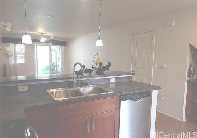 Photo #7: 202414485 Listing 