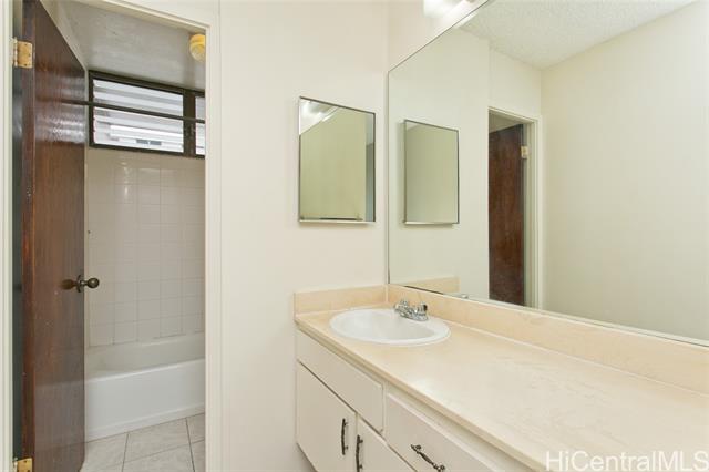 Photo #12: 202415265 Listing 