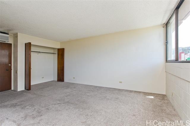 Photo #5: 202415265 Listing 