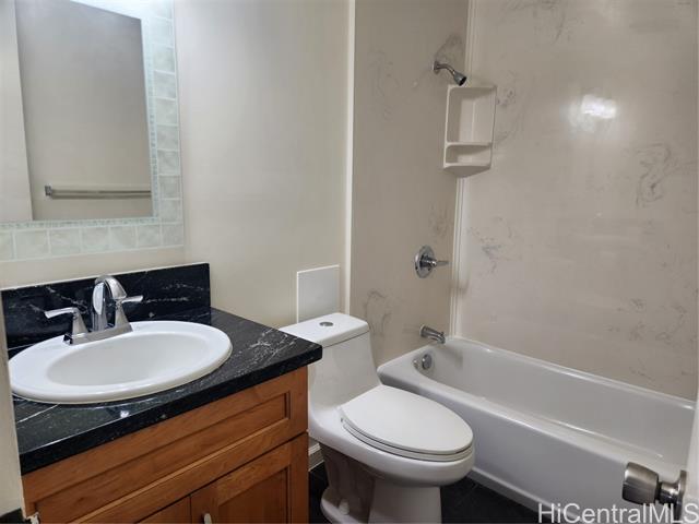 Photo #8: 202415583 Listing 