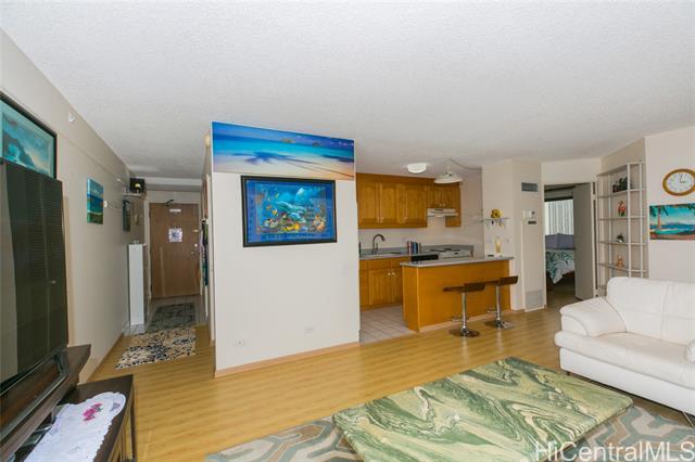 Photo #6: 202415604 Listing 