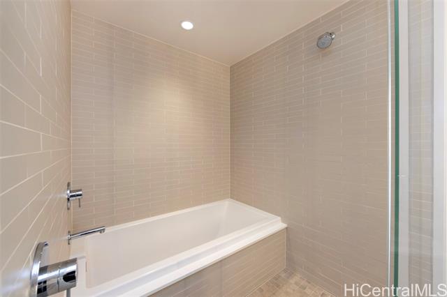 Photo #17: 202415988 Listing 