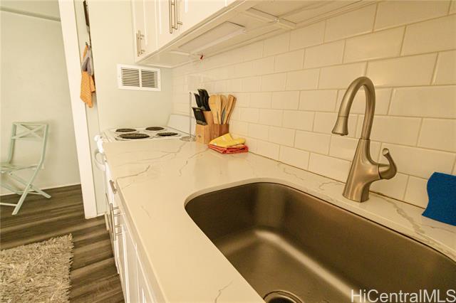 Photo #6: 202416013 Listing 