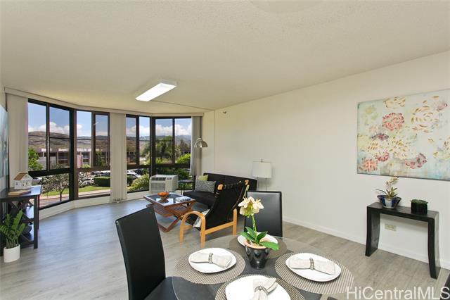 Photo #4: 202416286 Listing 