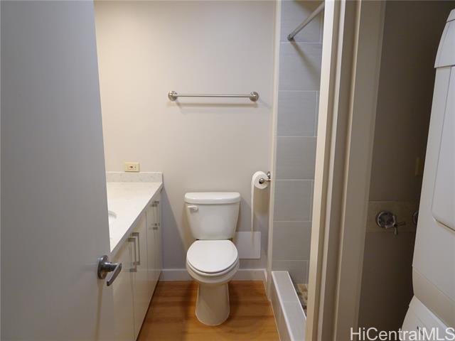 Photo #10: 202417038 Listing 