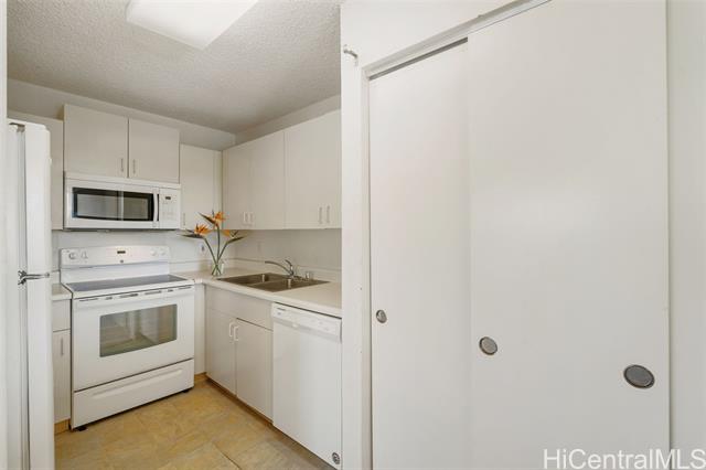 Photo #10: 202417200 Listing 