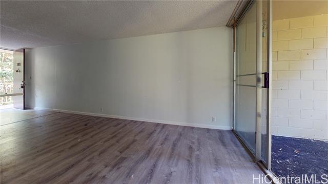 Photo #4: 202418289 Listing 