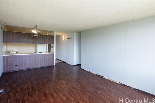 Photo #8: 202418348 Listing 