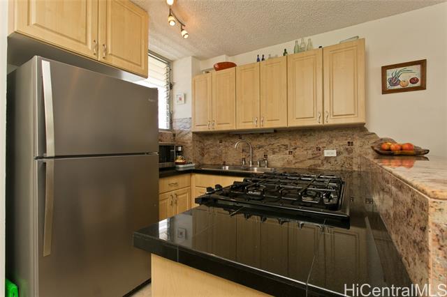 Photo #5: 202418673 Listing 