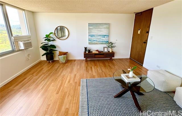 Photo #4: 202419141 Listing 