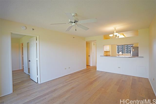 Photo #5: 202420682 Listing 