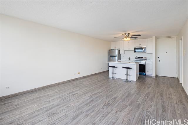 Photo #6: 202420948 Listing 