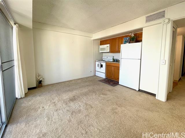 Photo #10: 202420983 Listing 