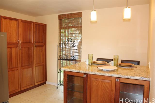 Photo #5: 202421456 Listing 