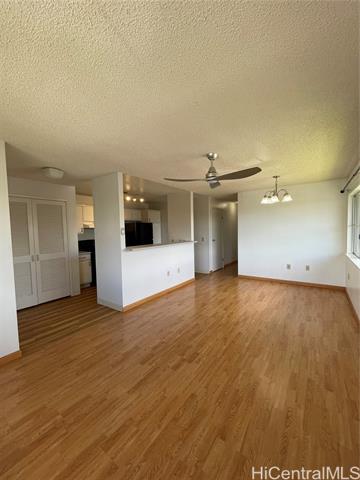 Photo #4: 202421702 Listing 