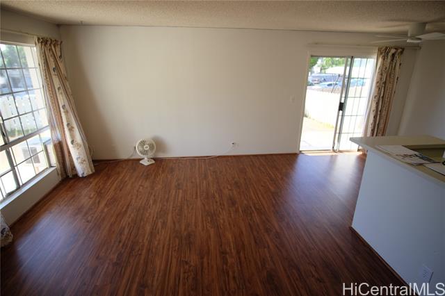 Photo #5: 202421854 Listing 