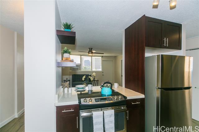 Photo #10: 202421957 Listing 