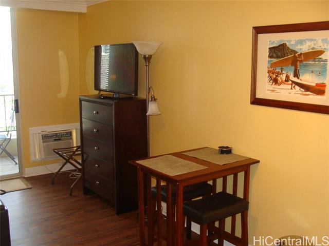 Photo #10: 202422052 Listing 