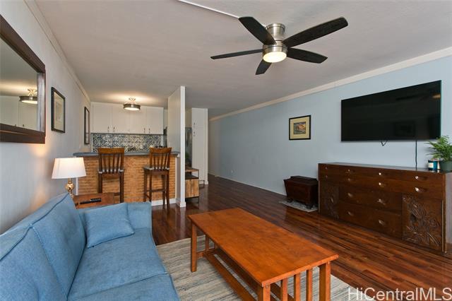 Photo #5: 202422156 Listing 