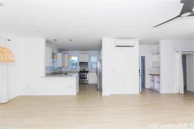 Photo #6: 202422255 Listing 