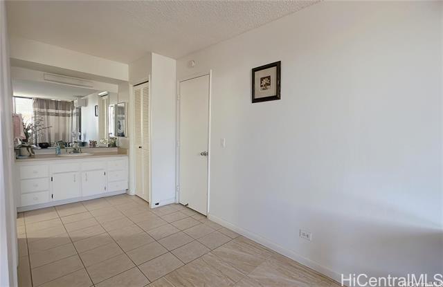 Photo #11: 202423330 Listing 