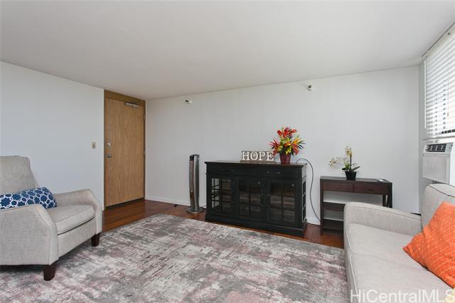 Photo #4: 202423736 Listing 