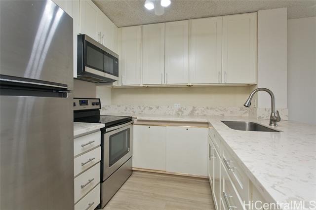 Photo #8: 202423743 Listing 