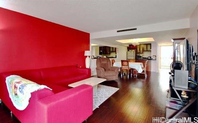 Photo #7: 202423844 Listing 