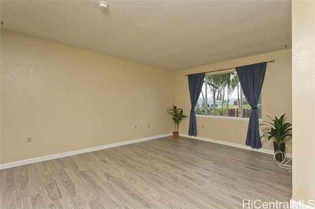 Photo #4: 202424506 Listing 