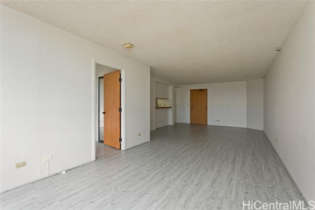 Photo #5: 202424546 Listing 