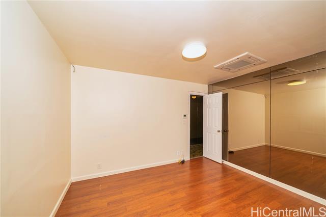 Photo #4: 202424627 Listing 