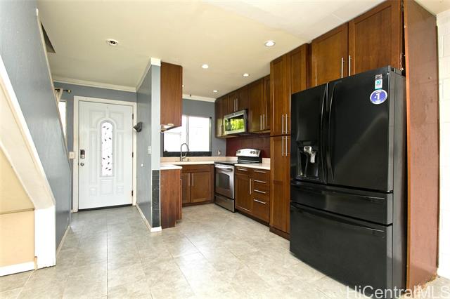 Photo #7: 202426323 Listing 