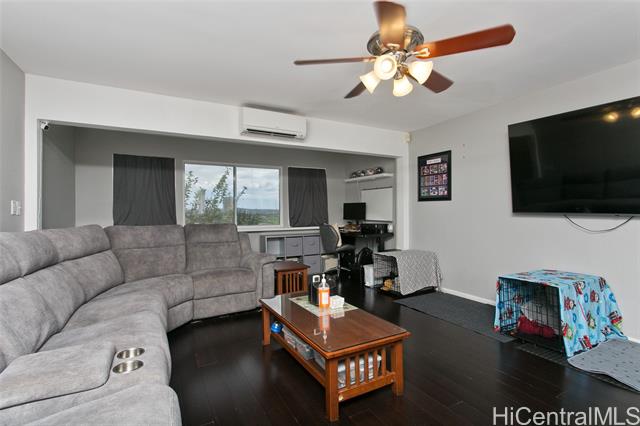 Photo #5: 202426450 Listing 